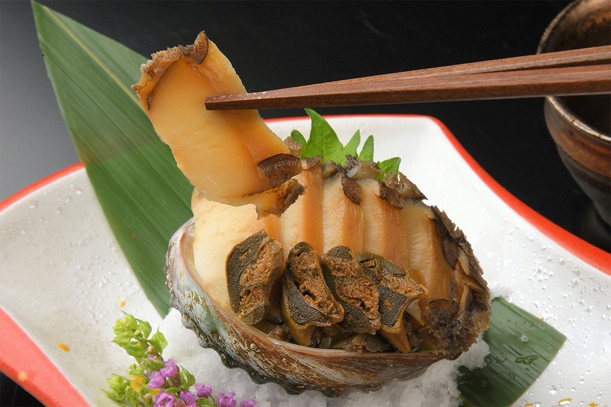 冷凍ギフト】うまのせあわび煮貝[2個入・国産]｜魚商 小田原六左衛門