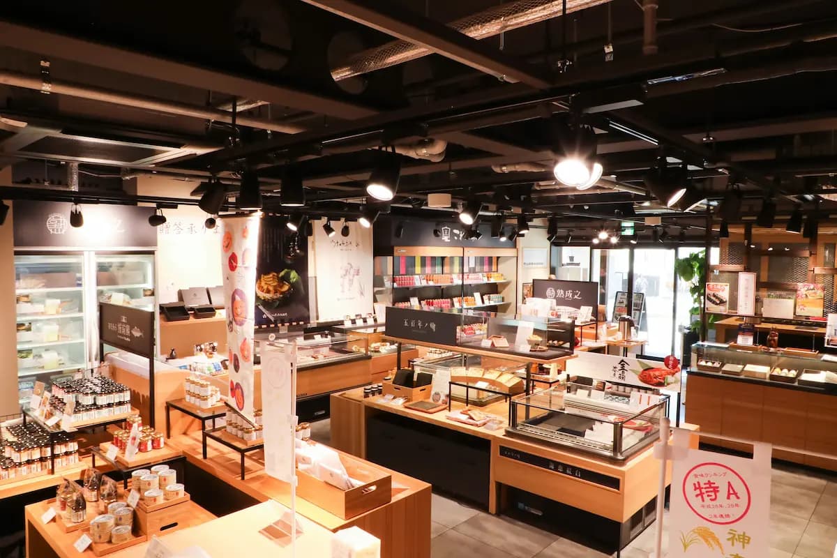 店舗内観1